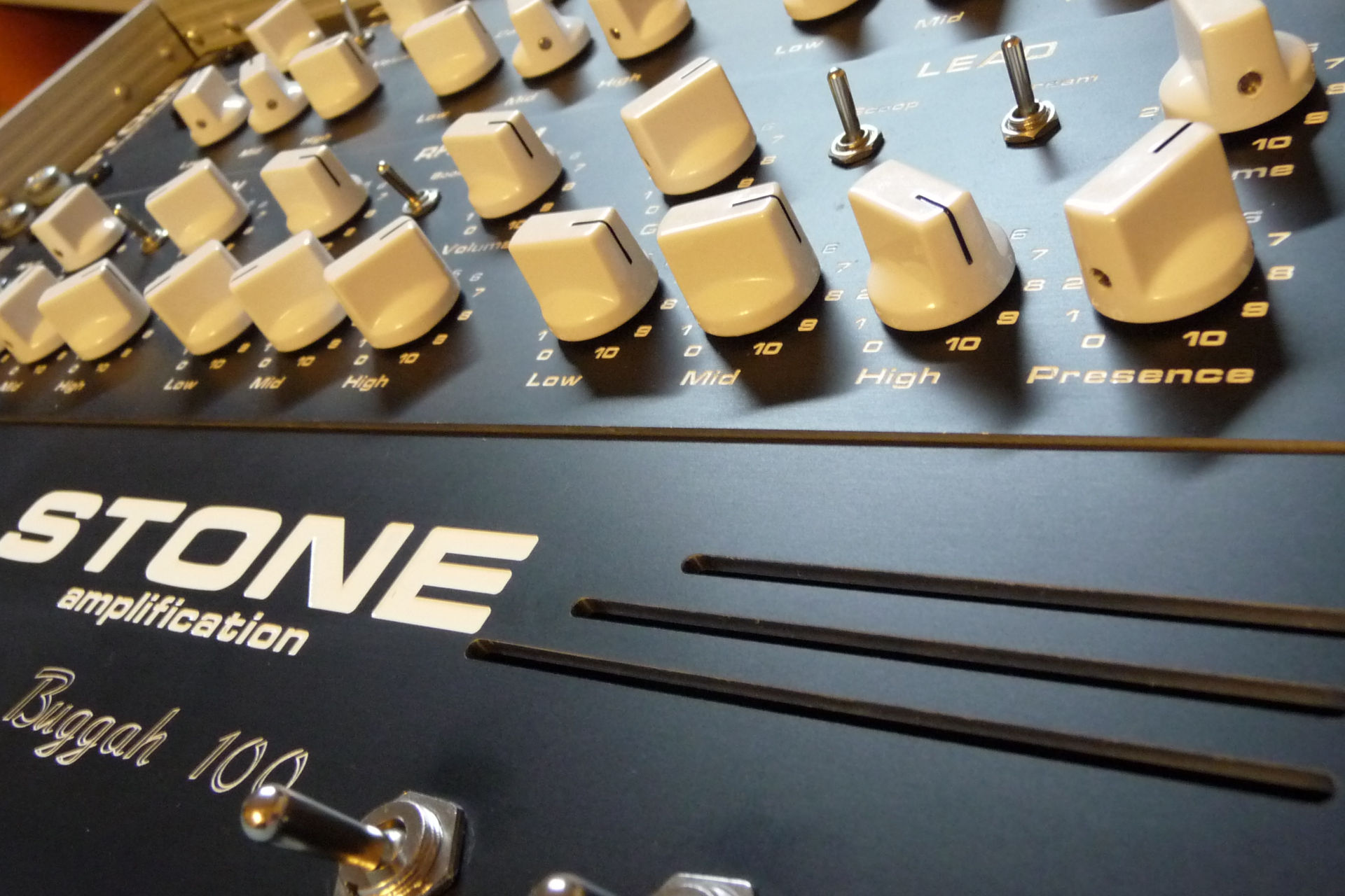 CB-1M preamp on Buggah 100 power amp